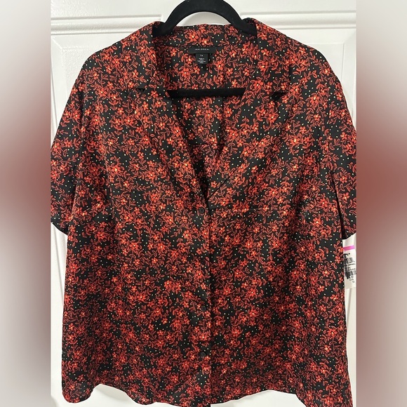 Halogen Dresses & Skirts - Halogen Black and Red Floral A-Line top,‎ New, Size 1X